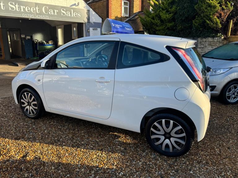 2014 Toyota AYGO 1.0 VVT-i X-Play 3dr HATCHBACK PETROL Manual