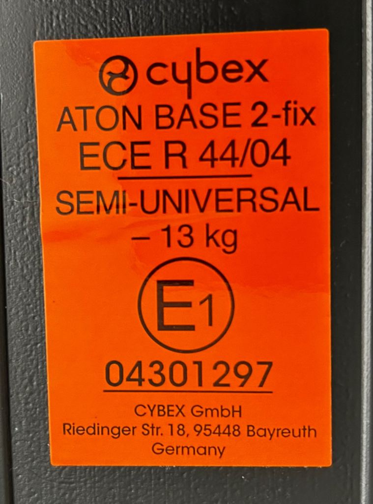 Reduced - Cybex Aton 5 Car Seat and Base (includes isofix clips)