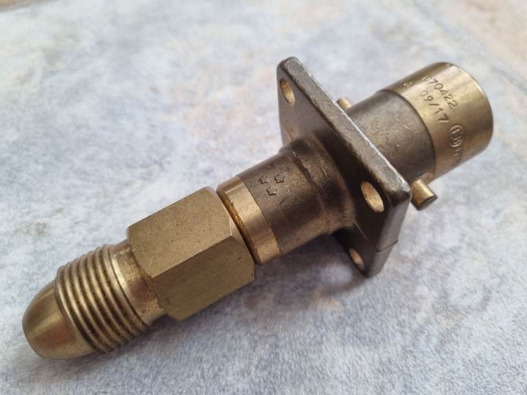 LPG to filling gas bottle adapter 