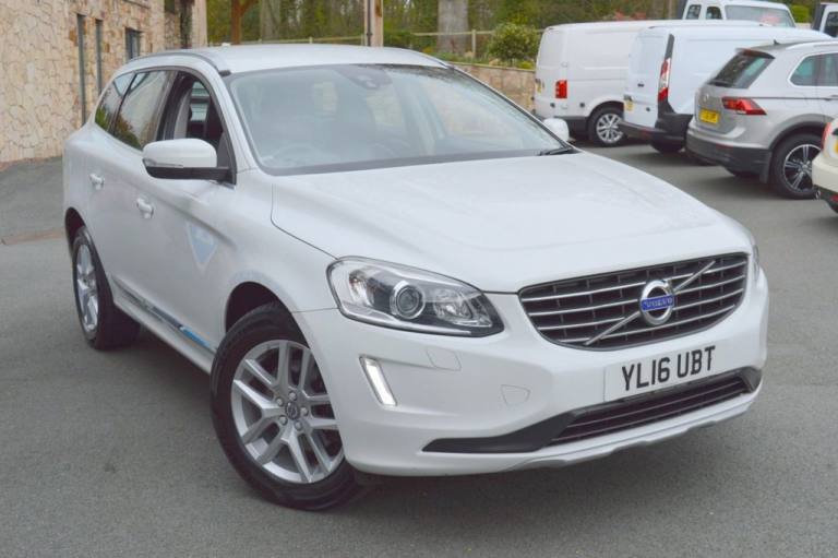 2016 Volvo XC60 2.4 D5 SE Lux Nav SUV 5dr Diesel Manual AWD Euro 6 (s/s) (220 ps) ESTATE Diesel M...