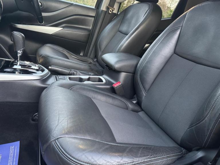  Nissan Navara 2.3 dCi N-Guard Auto 4WD Euro 6 4dr Diesel Automatic