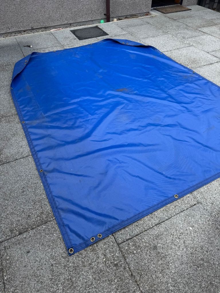 8x5 tarpaulin for an Ifor Williams GD85 trailer that has a ramp. 