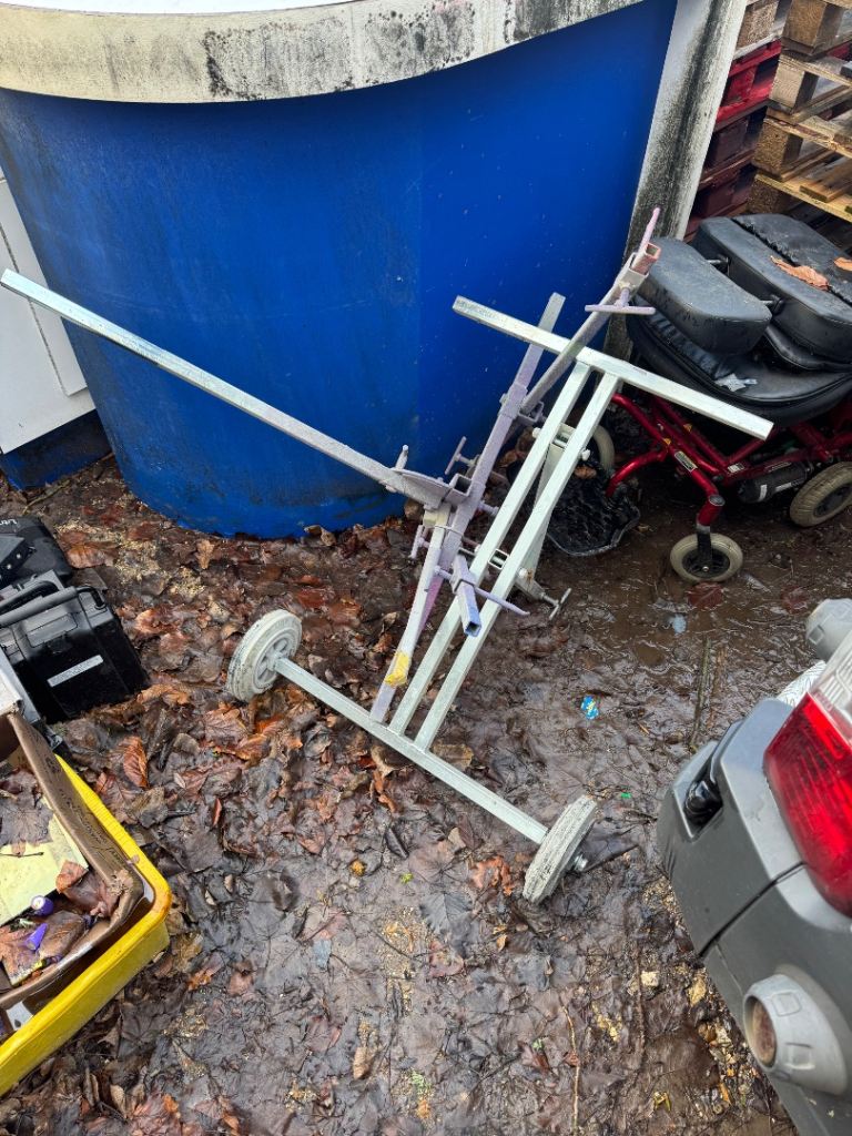 image for Universal Rotating Paint Panel Stand – Classic Mobile Vehicle Panel Holder Spray