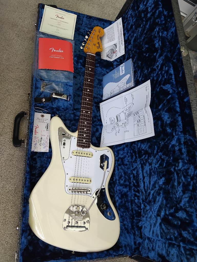 Fender Johnny Marr Jaguar signature model USA 2024 near mint nitro hard case all candy