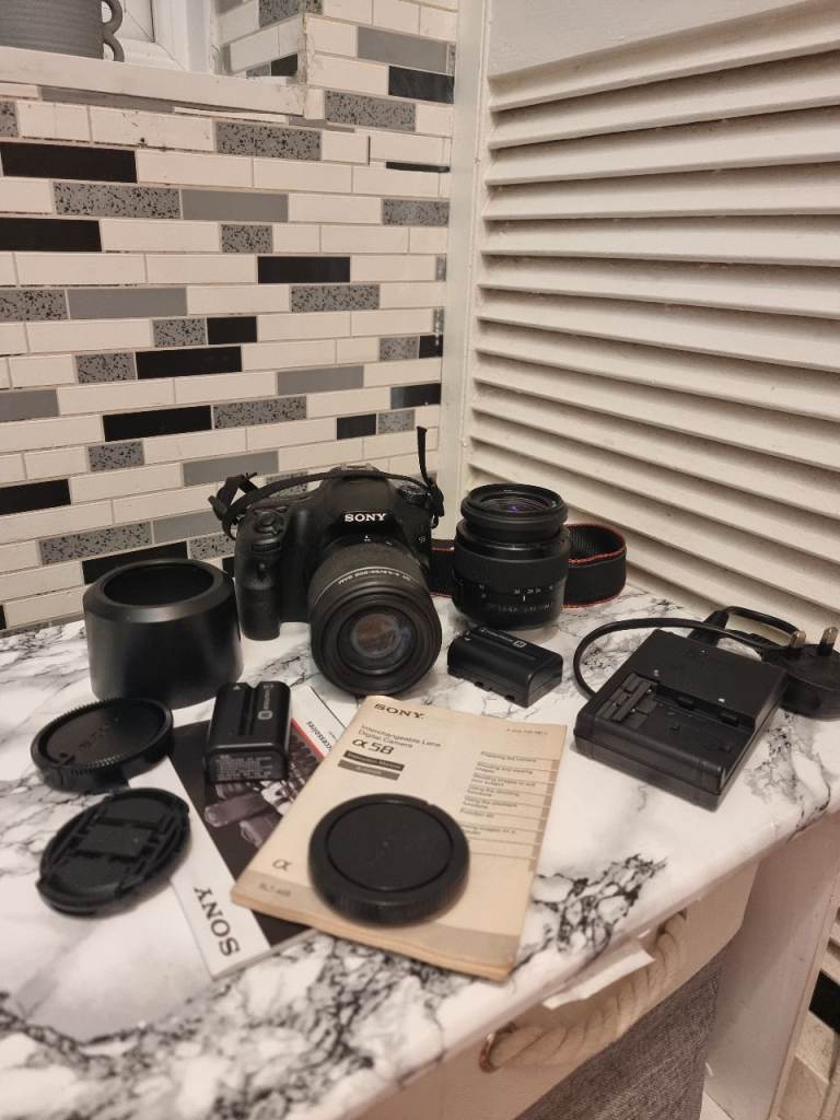Sony Alpha A58 Kit | 18-55mm SAM II | 55-200mm SAM