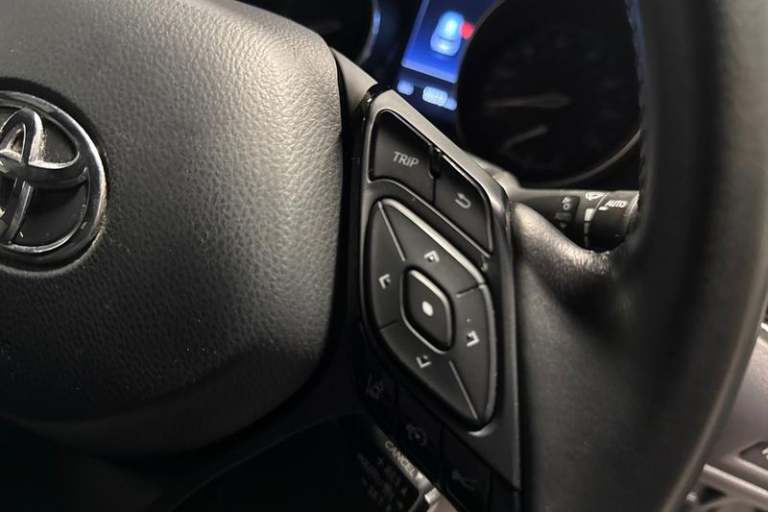 2022 Toyota C-HR 1.8 VVT-h GPF Design SUV 5dr Petrol Hybrid CVT Euro 6 (s/s) (122 ps) Automa SUV ...