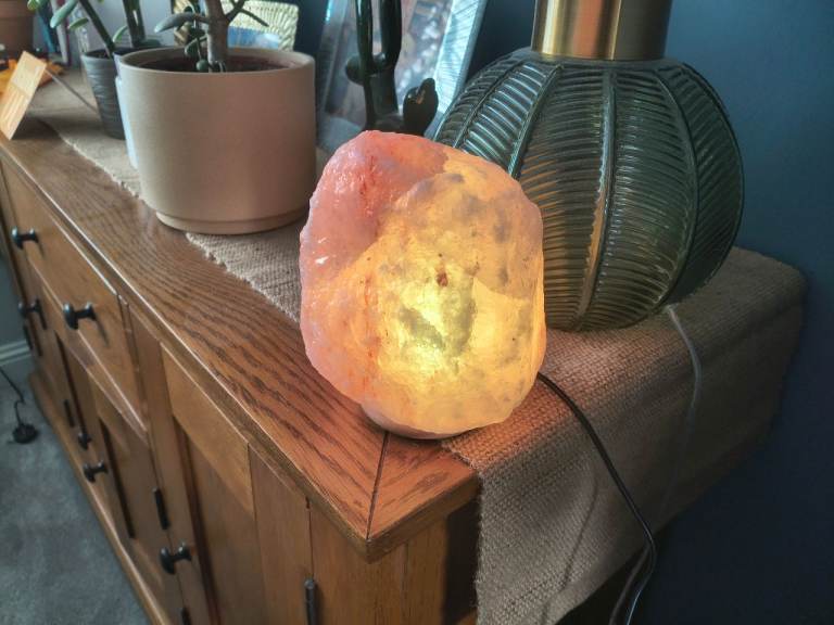 Salt lamp, USB powered.