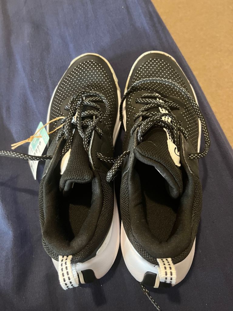 Brand new trainers size 4 