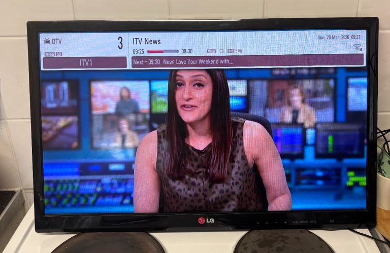 Lg 24inch lcd tv with freeview 