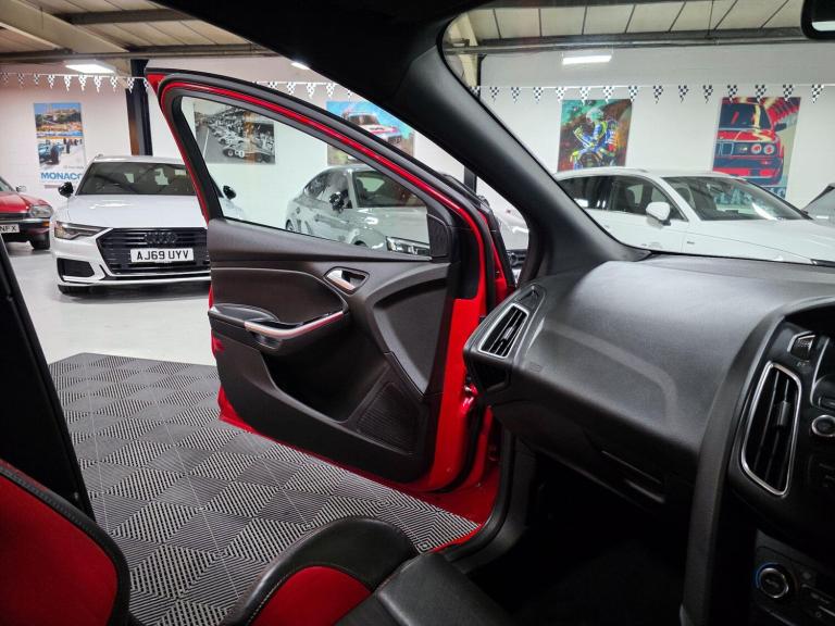 2015 Ford Focus 2.0T EcoBoost ST-3 5dr HATCHBACK PETROL Manual