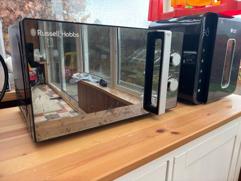 image for Russell & Hobbs microwave oven 