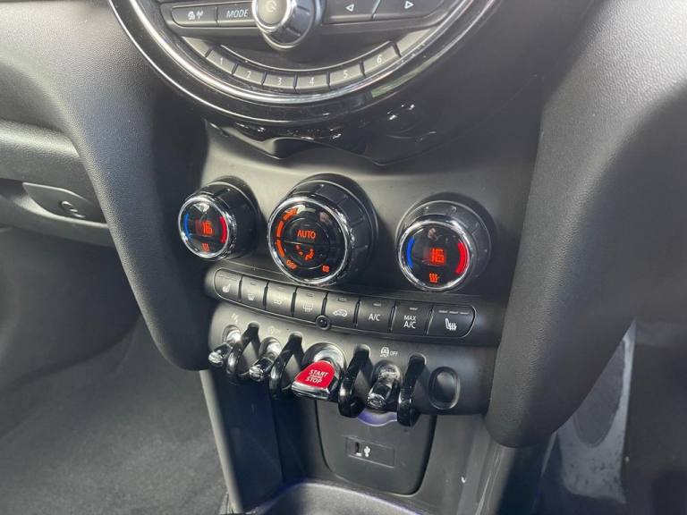 2018 MINI Convertible 1.5 Cooper Classic Convertible 2dr Petrol Steptronic Euro 6 (s/s) (136 ps) ...