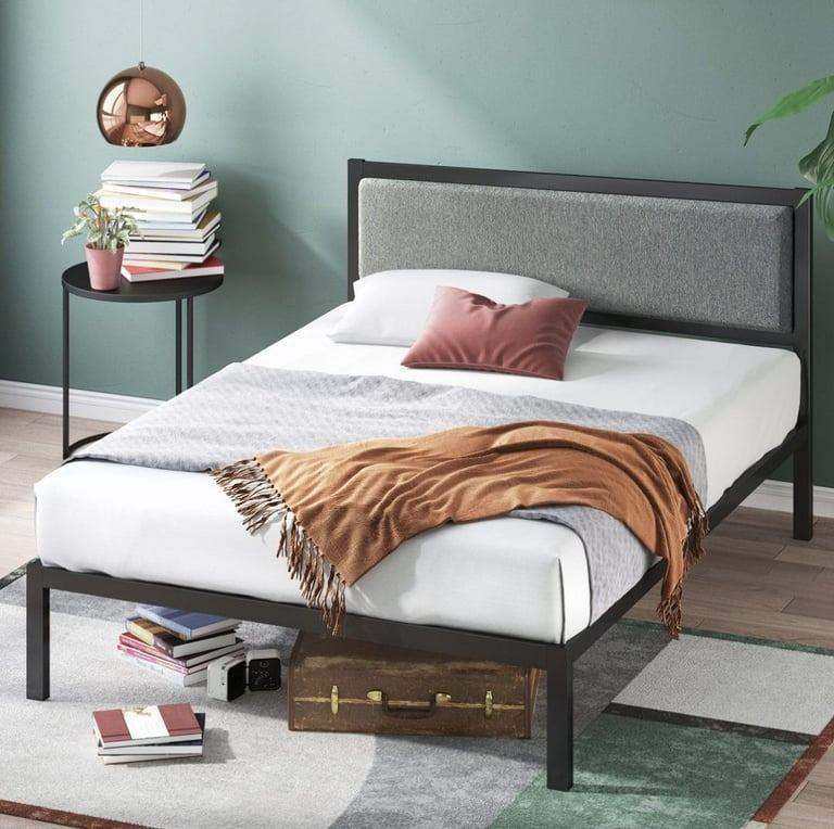 Arledge Metal Platform Bed King Size (5') New (Box Open)