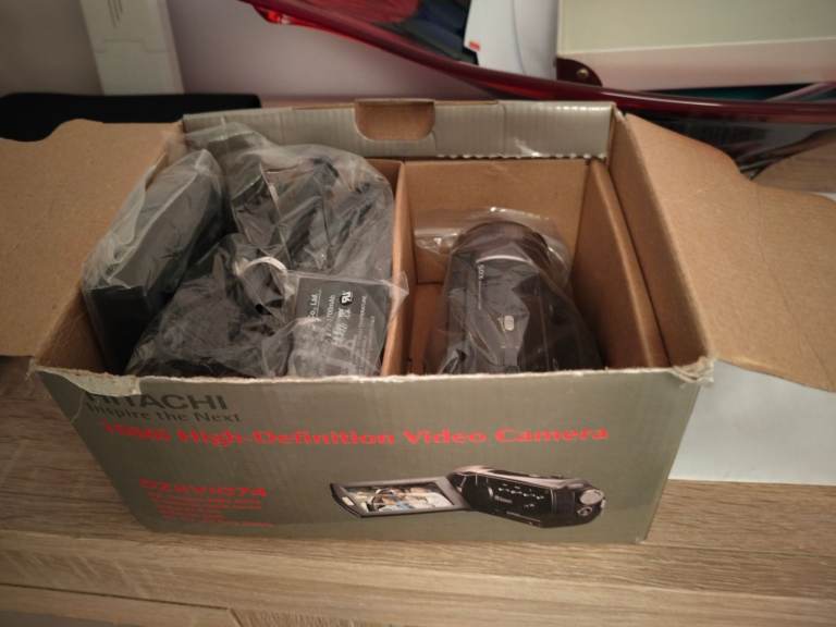 Hitachi HD camcorder DZHV1074 , great condition 