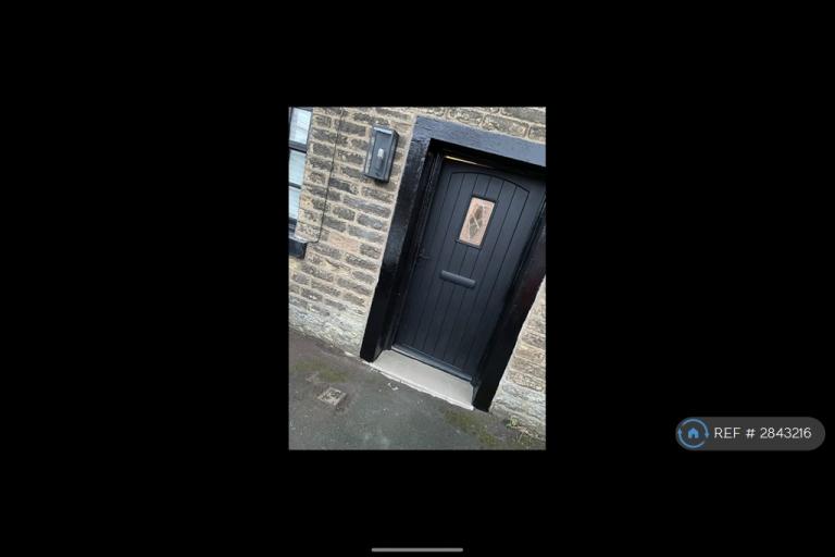 3 bedroom house in Cliffe Road, Glossop, SK13 (3 bed) (#2843216)