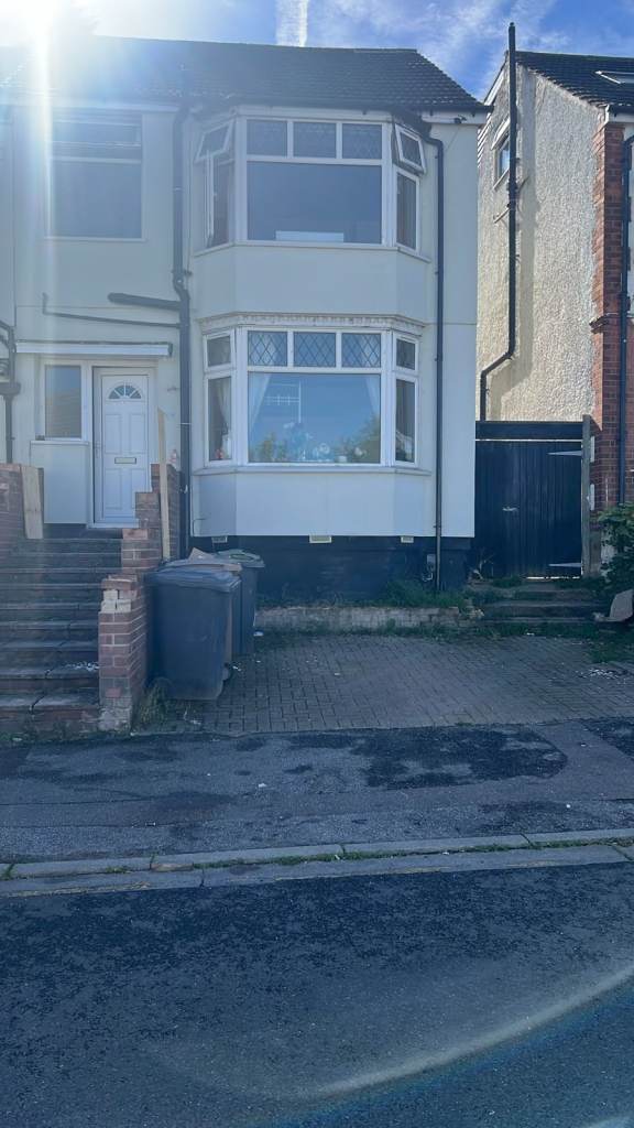 Three bed for rent in Dallow area