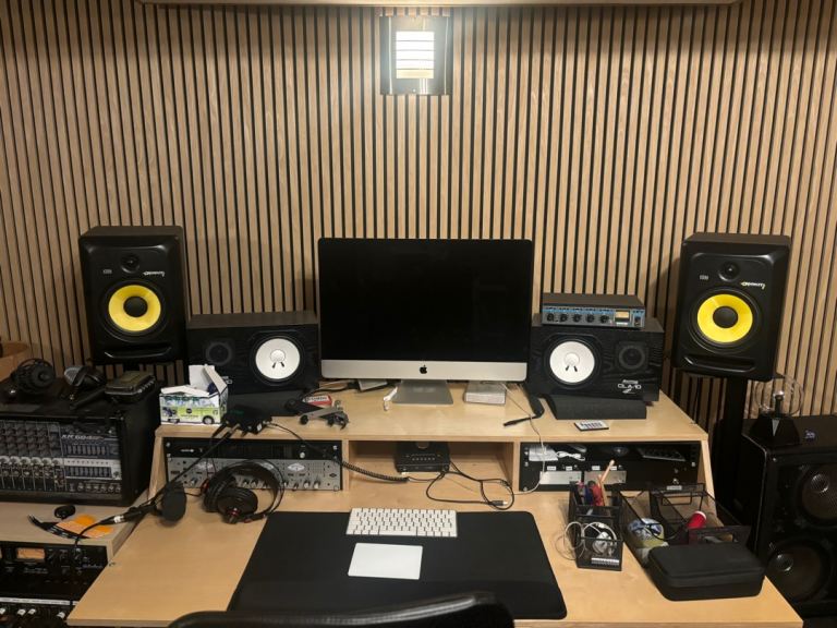 CLA 10 monitors and Power Amp