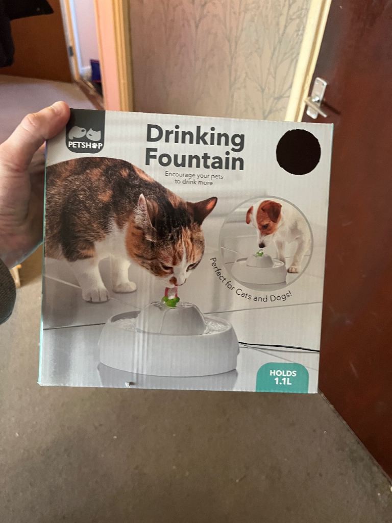 Pet Drinking Fountain – 1.1L Capacity