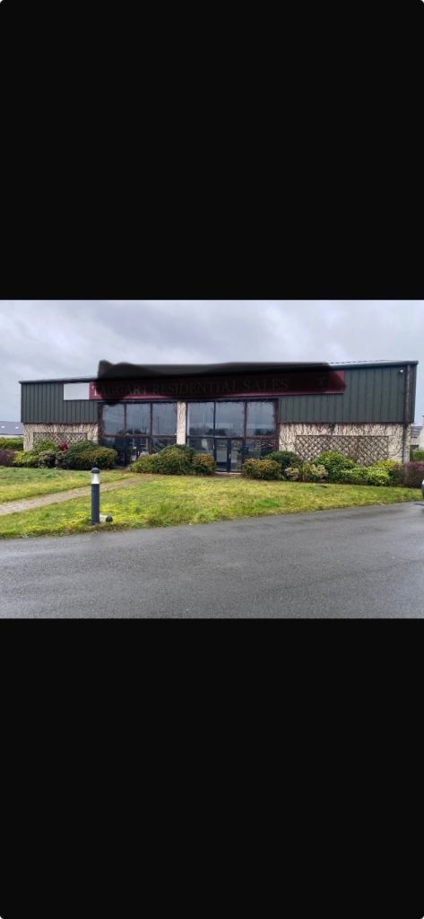 Commercial Business Unit / Warehouse with Offices
