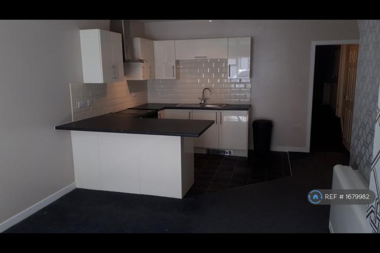 1 bedroom flat in Freckleton Street, Kirkham, Preston, PR4 (1 bed) (#1679982)