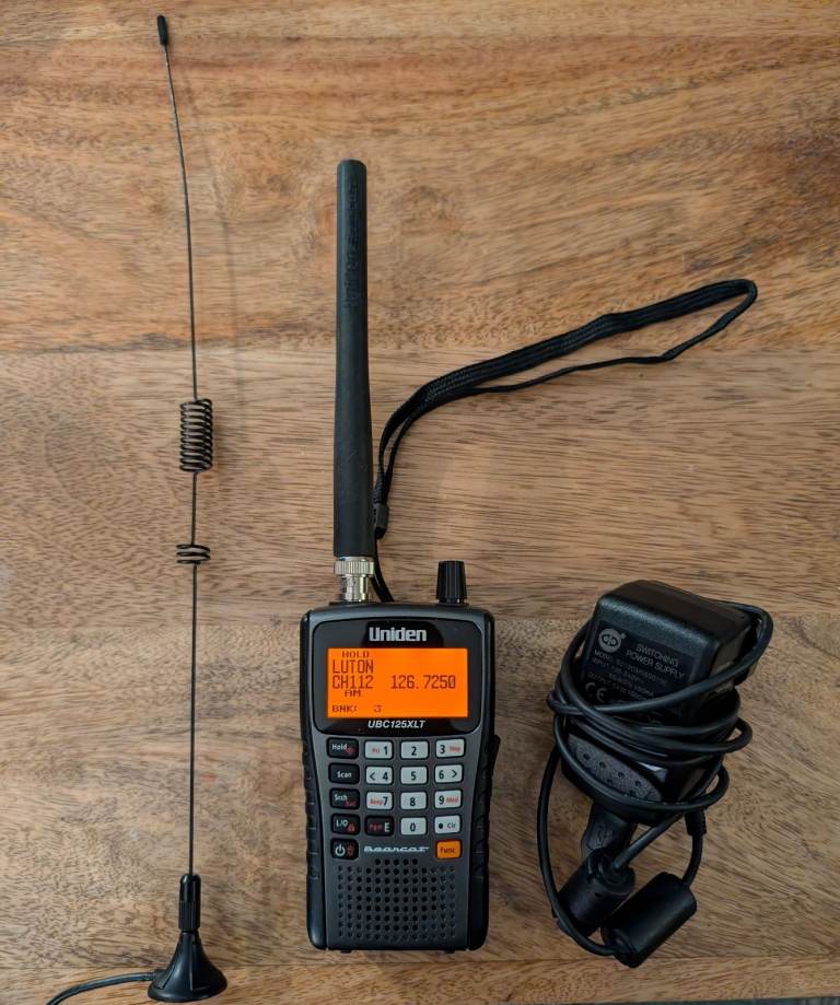 UNIDEN UBC125XLT handheld scanner