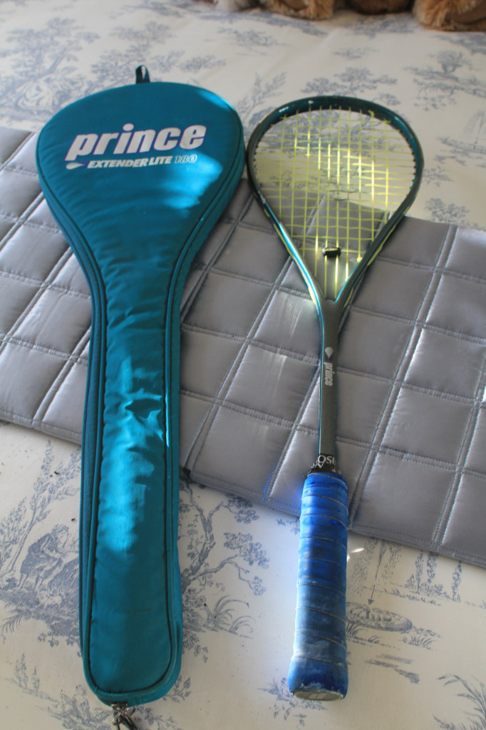2ea PRINCE 'Extenderlite 180' squash racquets and cases.