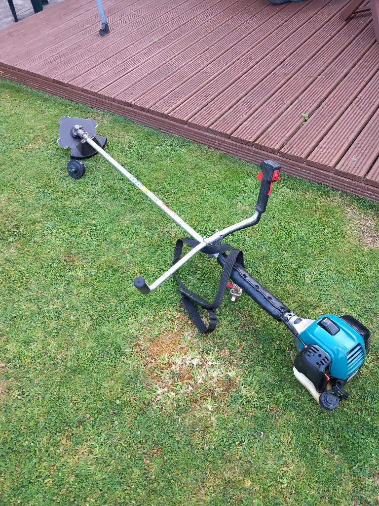 Makita petrol brushcutter