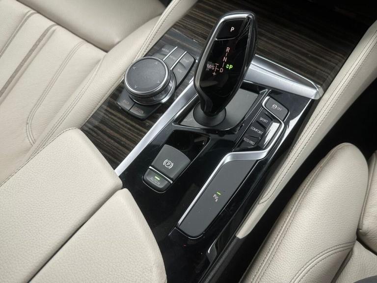 2017 BMW 5 Series 520d M-SPORT AUTO 190 BHP + SAT NAV + HEATED LEATHER Saloon Diesel Automatic