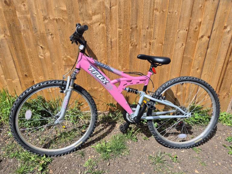 TFS1 Trax bike pink girls/ladies bike. Delivery available for a small fee.