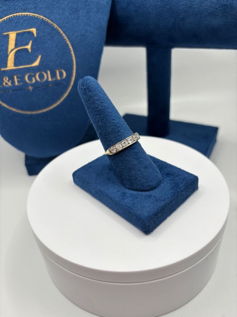 9ct gold ring