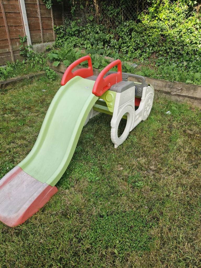 Kids Garden Slide – Green and Red, Good Condition