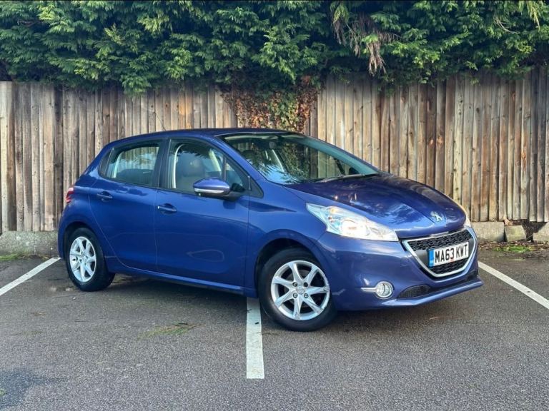 Peugeot, 208, Hatchback, 2013, Manual, 1199 (cc), 5 doors