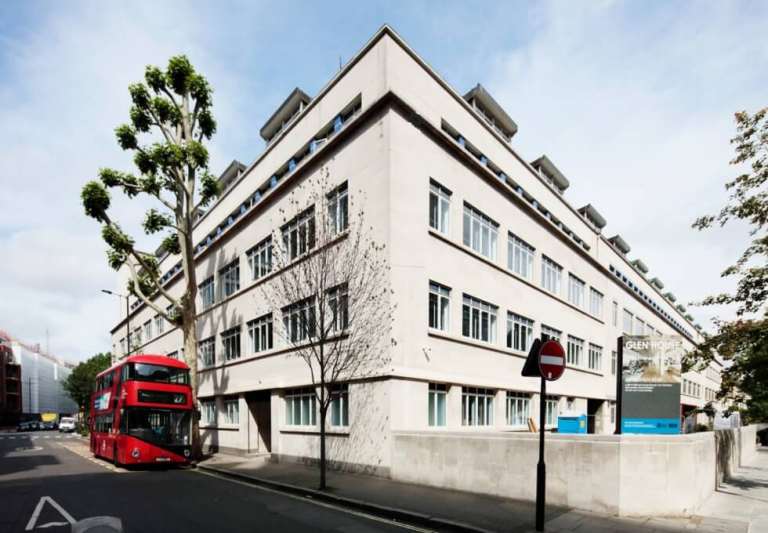 *Hammersmith* Private Serviced Offices: Units from 40 to 250 desks for rent W6