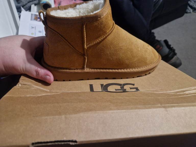 image for Ugg boots (NEW)