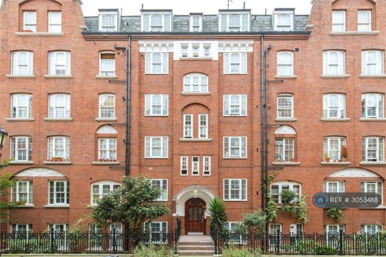 Studio flat in Probyn House, London, SW1P (#3053488)