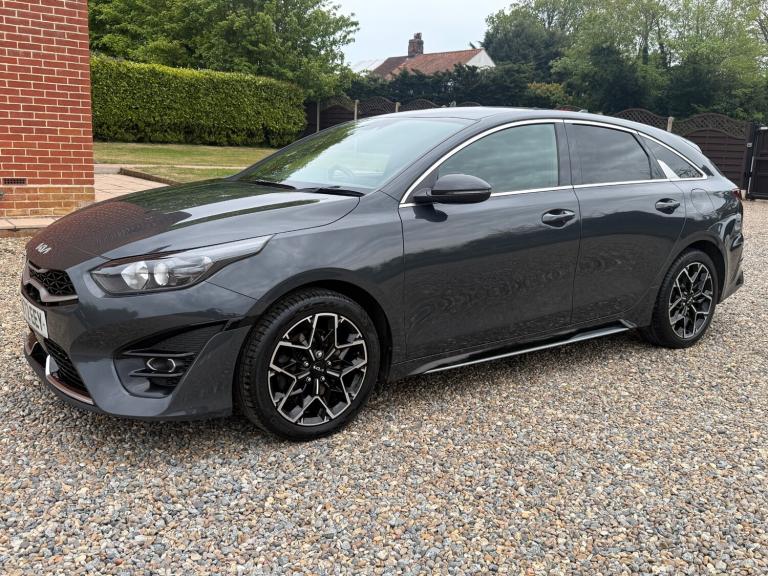 TOP SPEC 2023 KIA PRO CEED - 1.5 PETROL TURBO 158ps - ESTATE - GT LINE - 1 OWNER