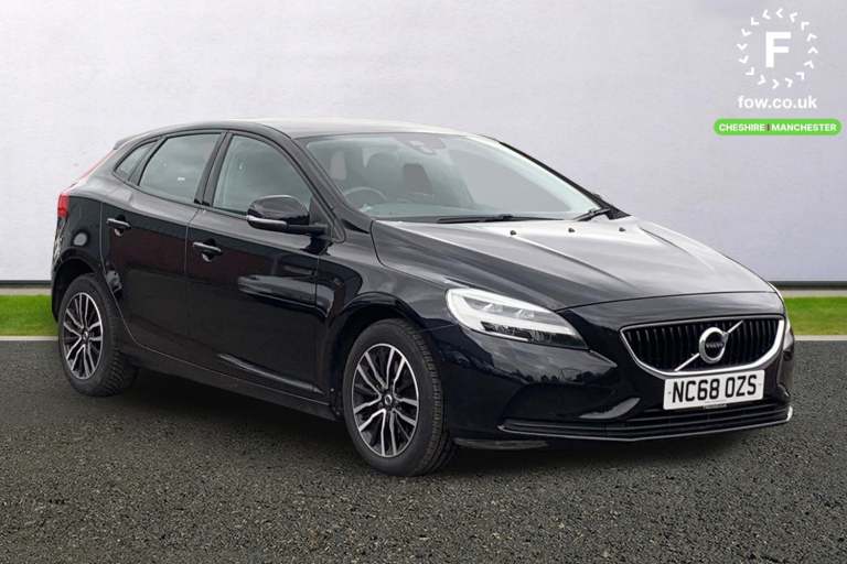 2019 Volvo V40 T2 [122] Momentum Nav Plus 5dr Hatchback PETROL Manual
