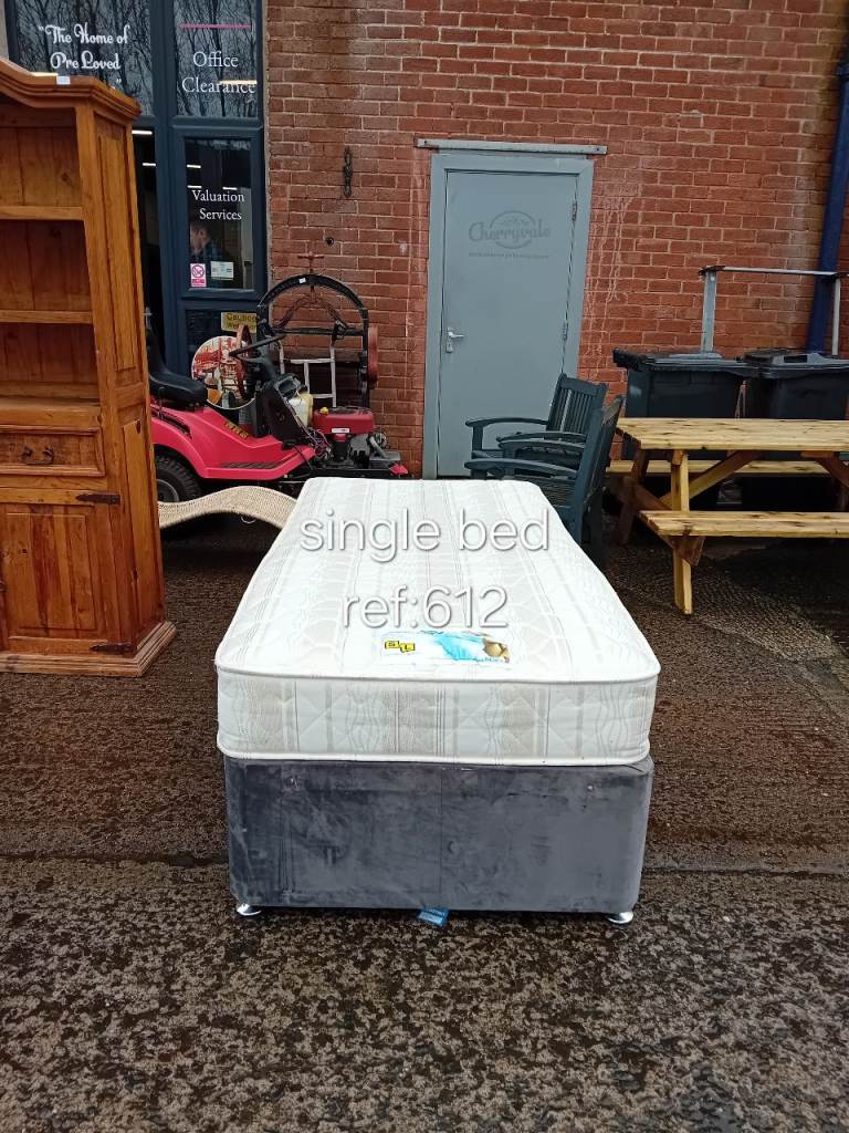 Single grey divan with mattress, Ref:612