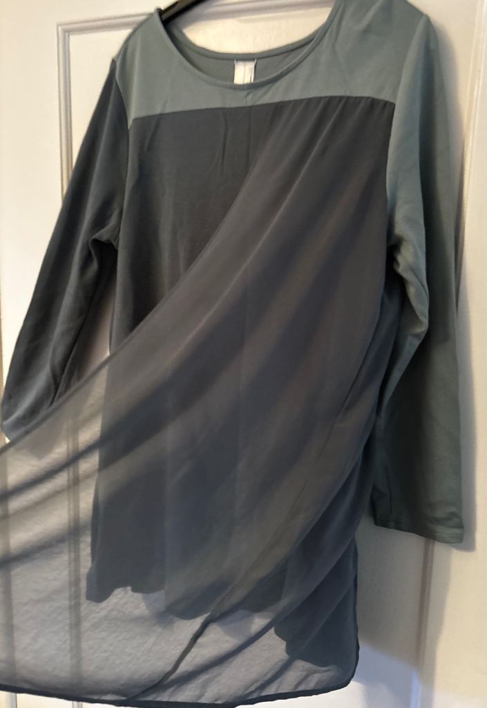 Wynne Layers Ladies Top - UK L, As Good As New