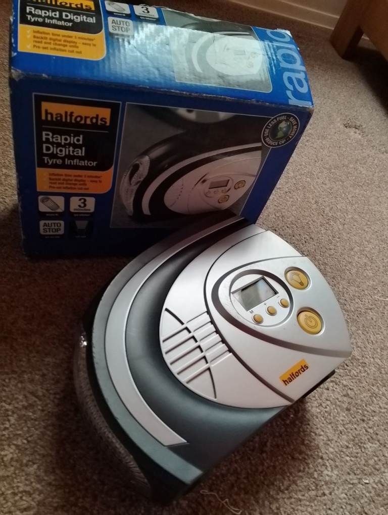 Halfords Digital Tyre Inflator, boxed, working, had light use only