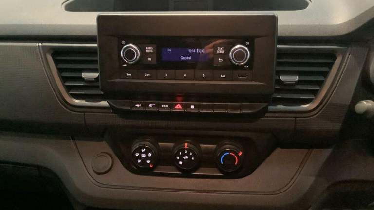 2022 Renault Trafic 2.0 dCi Blue LL30 Business L2 H1 Euro 6 (s/s) 5dr PANEL VAN Diesel Manual