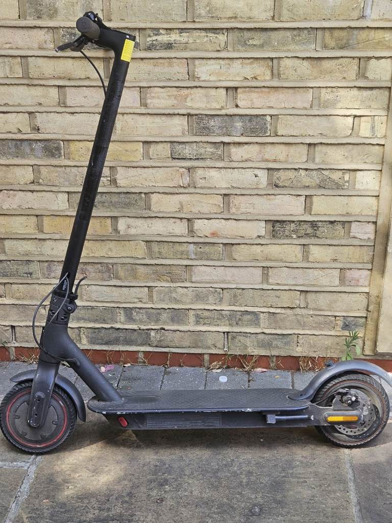 Xiaomi Mi Pro 2 Electric Scooter - Black, Good Condition