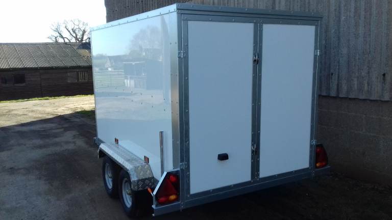 Box Trailer with Doors (Twin Axle) 8' X 5' X 5' in Black or White - Tickners