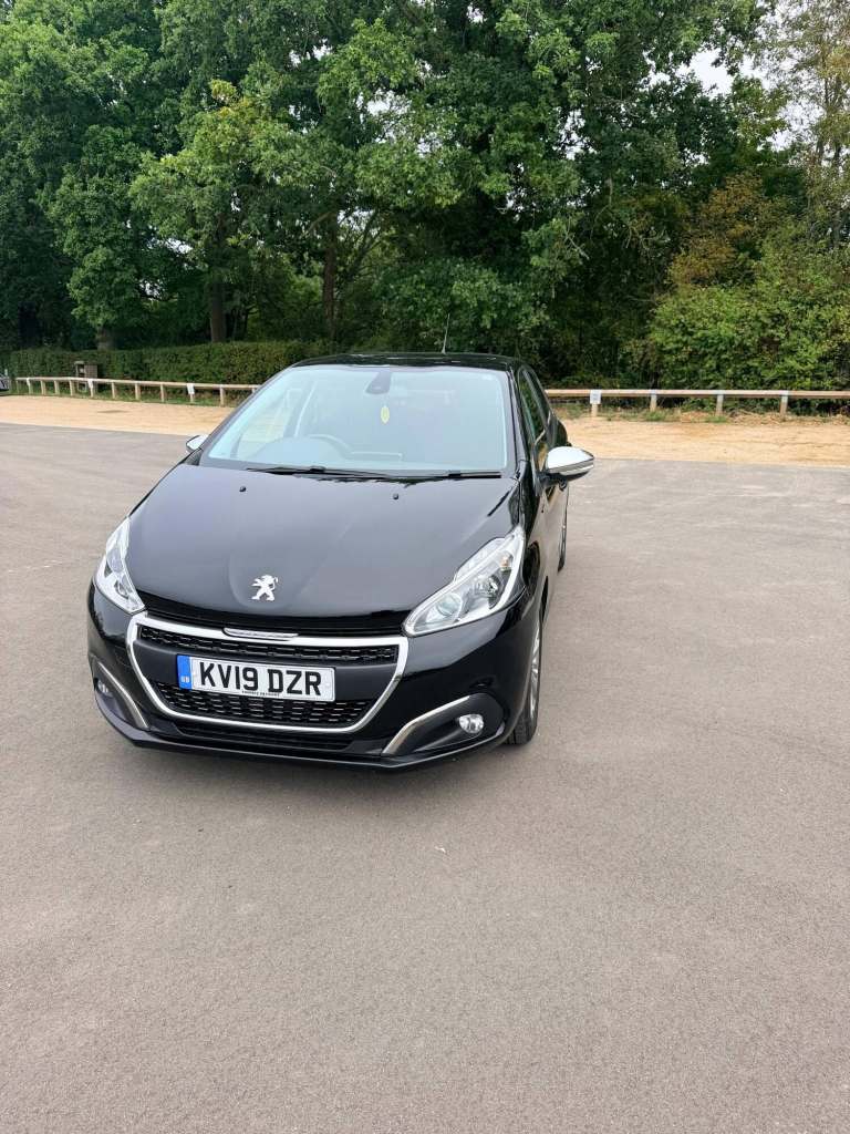 2019 Peugeot 208 Signature Puretech S/s Hatchback Petrol Manual