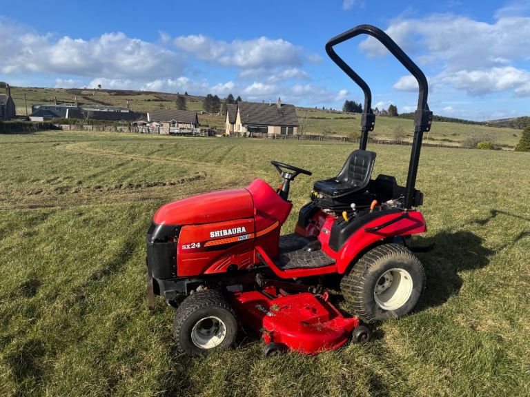 Shibaura sx24 compact tractor with cutting deck