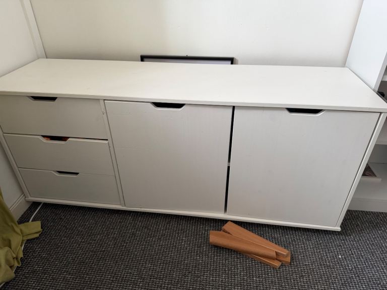 White Storage Unit with Drawers and Cupboards – Good Condition