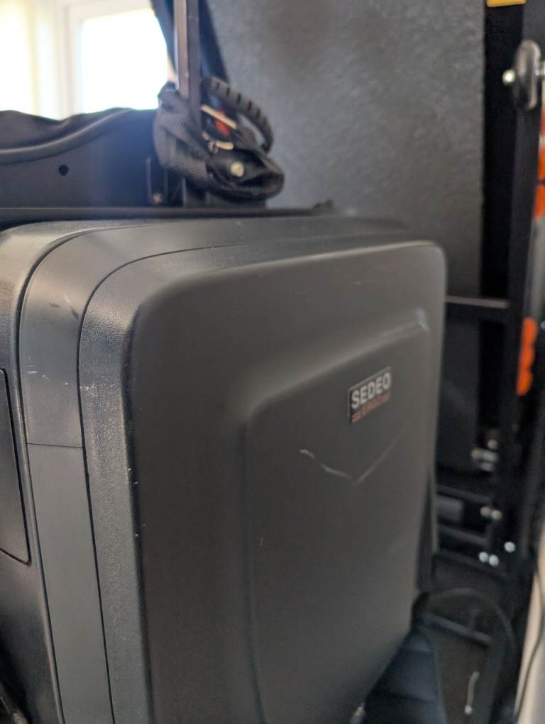 Electric wheelchair 
