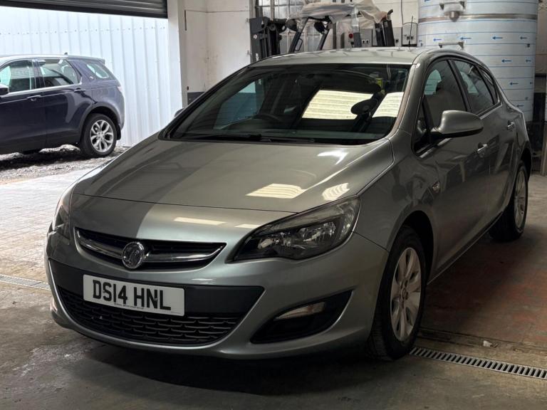 2014 Vauxhall Astra 1.4i 16V Design 5dr HATCHBACK PETROL Manual