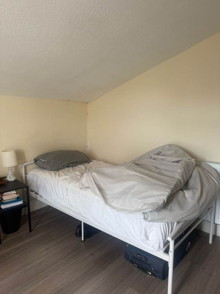 Single bedroom for one person 430£ with bills