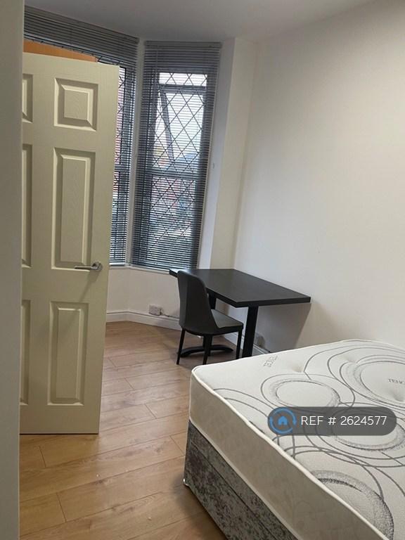 1 bedroom in Leeds, Leeds, LS6 (#2624577)